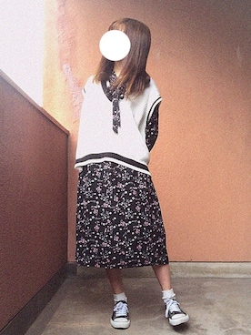 「WEGO（ウィゴー）のWEGO/クロップドチルデンベスト（ベスト、ホワイト系）」を使った、みさきさん（レディース・159cm）の冬コーディネート