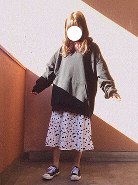 「Champion（チャンピオン）の【champion】 チャンピオン HOODED オーバーサイズ パーカー フーディー（パーカー、ブラック系）」を使った、みさきさん（レディース・159cm）の冬コーディネート