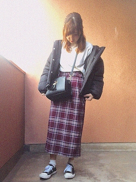 「LOWRYS FARM（ローリーズファーム）のタータンチェックタイトスカート　816531（スカート、パープル系）」を使った、みさきさん（レディース・159cm）の冬コーディネート