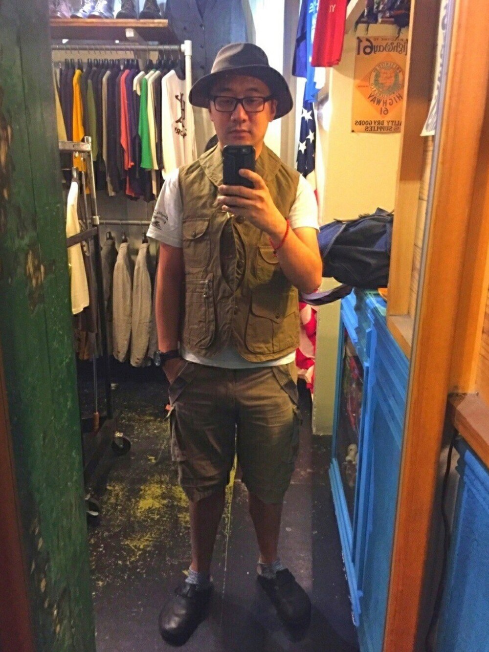 「freewheelers、Japan」｜「FREEWHEELERSのアイテム（ベスト、ブラウン系）」を使った、Risさん（メンズ・178cm）の冬コーディネートの1枚目の写真