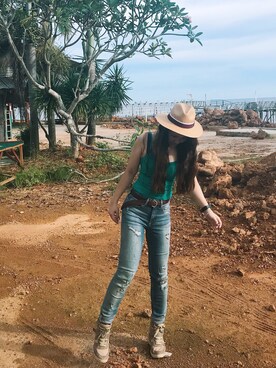 Theresa Mau さんのコーディネート