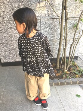 「Cienta（シエンタ）のアイテム（その他シューズ）」を使った、sandsさん（キッズ・110cm）の秋コーディネート