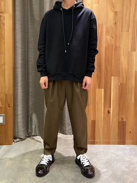 「ロイヤルフラッシュ」｜「アイテム（スラックス）」を使った、ゆうきさん（メンズ・174cm）の秋コーディネート