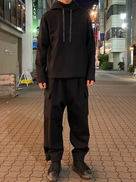 「ISAMU KATAYAMA BACKLASH（イサムカタヤマバックラッシュ）のアイテム（カーゴパンツ）」を使った、ゆうきさん（メンズ・174cm）の冬コーディネート