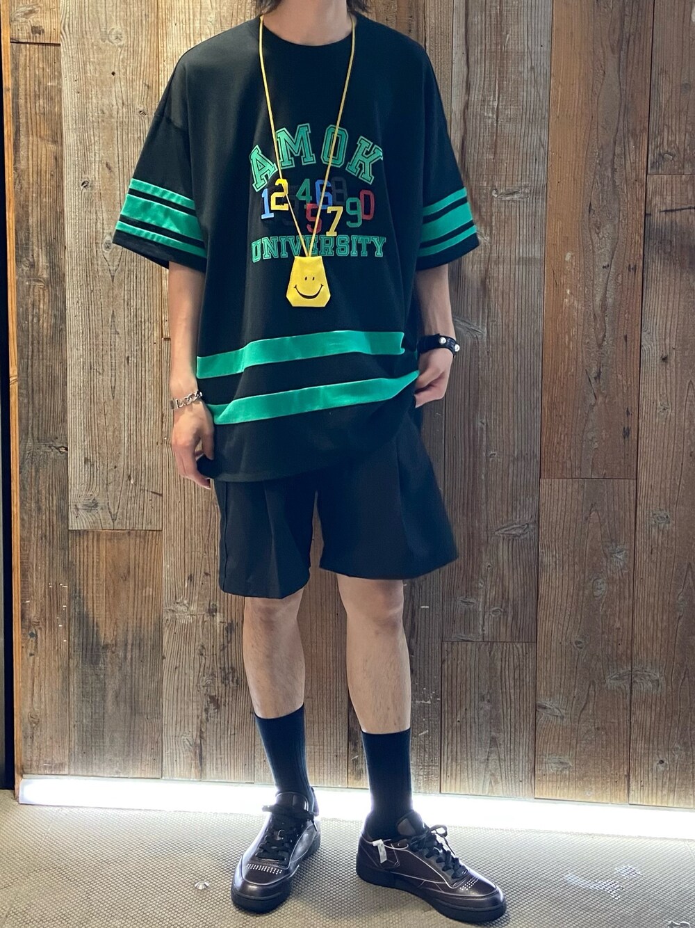 「ROYAL FLASH、ロイヤルフラッシュ、amok、SUPERTHANKS、Maison Margiela、夏コーデ、休日スタイル、ゆるコーデ」｜「Maison Margielaのアイテム（スニーカー、ブラック系）」を使った、ゆうきさん（メンズ・174cm）の春コーディネートの1枚目の写真