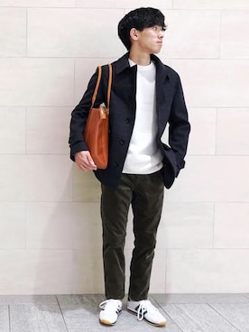 「白ニット」｜「アイテム（ピーコート）」を使った、佐藤さん（メンズ・170cm）の秋コーディネート