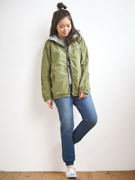 「KRIFF MAYER」｜「アイテム（マウンテンパーカー）」を使った、KRIFF MAYERさん（レディース・163cm）の春コーディネート