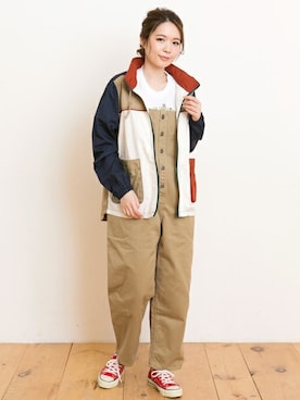 「赤コンバース」｜「アイテム（サロペット/オーバーオール）」を使った、KRIFF MAYERさん（レディース・163cm）の春コーディネート