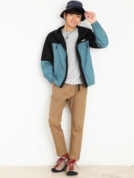 「KRIFF MAYER」｜「アイテム（マウンテンパーカー）」を使った、KRIFF MAYERさん（メンズ・180cm）の春コーディネート