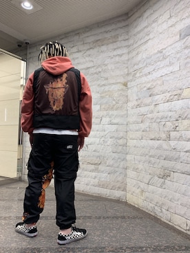 「BlackEyePatch（ブラックアイパッチ）のアイテム（パーカー）」を使った、ダイドウグチ☑️さん（メンズ・178cm）の冬コーディネート