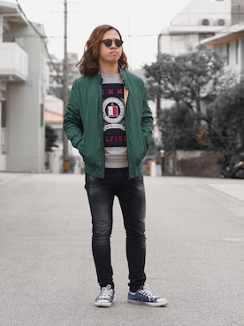 「TOMMY HILFIGER（トミーヒルフィガー）のアイテム（ブルゾン）」を使った、ONGAMANさん（メンズ・174cm）の春コーディネート