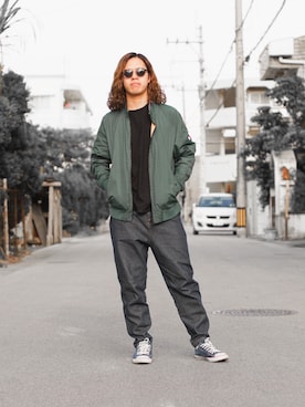 「TOMMY HILFIGER（トミーヒルフィガー）のアイテム（ブルゾン）」を使った、ONGAMANさん（メンズ・174cm）の春コーディネート