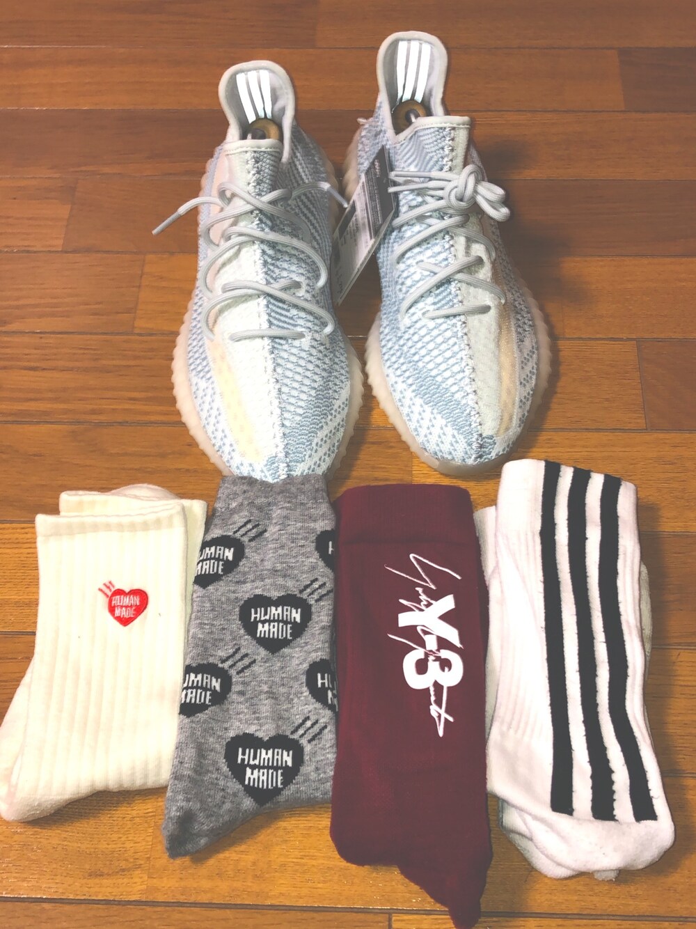「冬コーデ、ストリートコーデ、yeezyboost350V2、アディダス、adidas、HUMAN MADE、patagonia、yohjiyamamoto、Y-3、クリスマス」｜「adidas Originalsのアイテム（スニーカー、ブルー系）」を使った、ζζζζさん（メンズ・170cm）の冬コーディネートの1枚目の写真