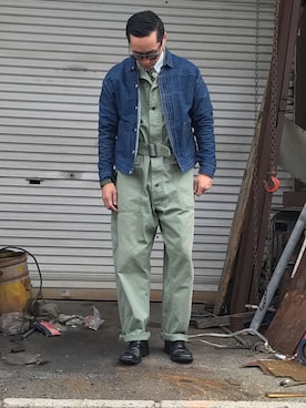 「Levi's」｜「アイテム（オールインワン・サロペット）」を使った、Leeさん（メンズ・174cm）の秋コーディネート