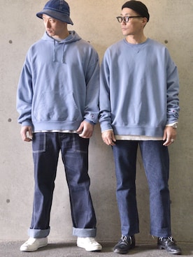 「ブルー」｜「アイテム（スウェット）」を使った、Leeさん（メンズ・174cm）の冬コーディネート