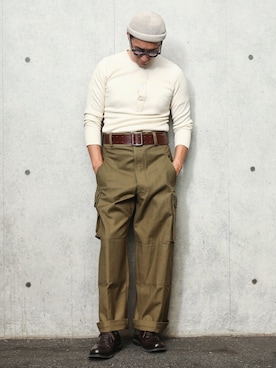 「アイテム（トップス、ベージュ系）」を使った、Leeさん（メンズ・174cm）の夏コーディネート