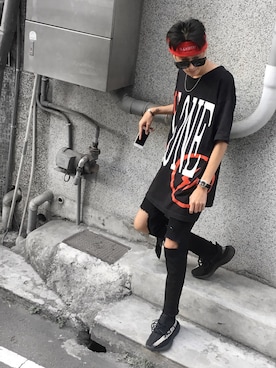 「fragment design（フラグメントデザイン）のアイテム（Tシャツ/カットソー）」を使った、陳啟泰さん（メンズ・170cm）の秋コーディネート