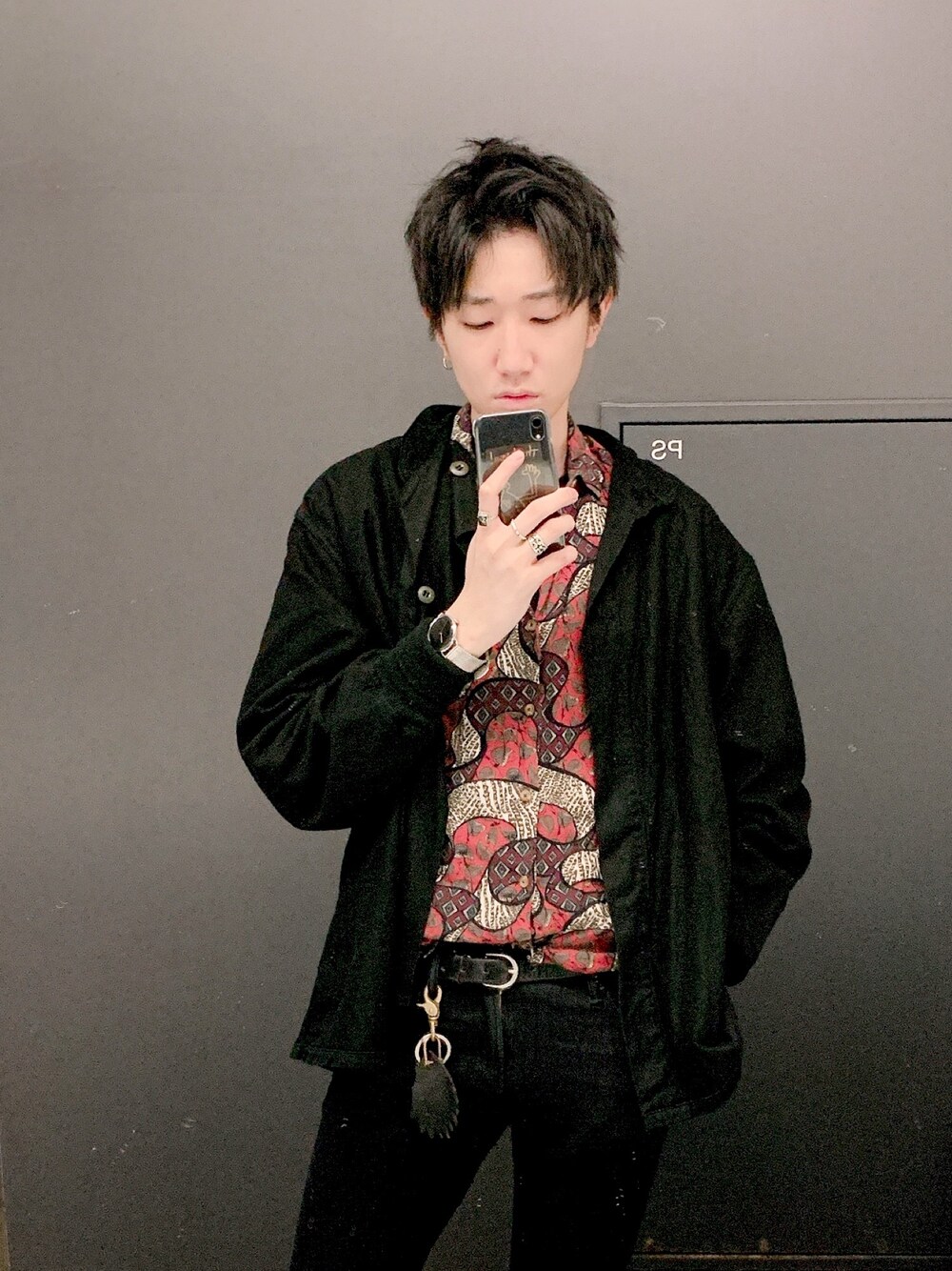 「ZARAのアイテム（トップス、レッド系）」を使った、duoさん（メンズ・181cm）の秋コーディネートの1枚目の写真
