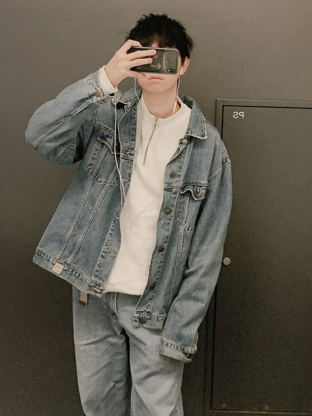 「usedのアイテム（ジャケット/アウター、ブルー系）」を使った、duoさん（メンズ・181cm）の秋コーディネートの1枚目の写真