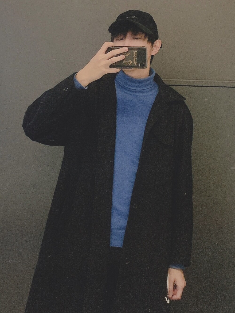 「UNIQLOのアイテム（トップス、ブルー系）」を使った、duoさん（メンズ・181cm）の秋コーディネートの1枚目の写真
