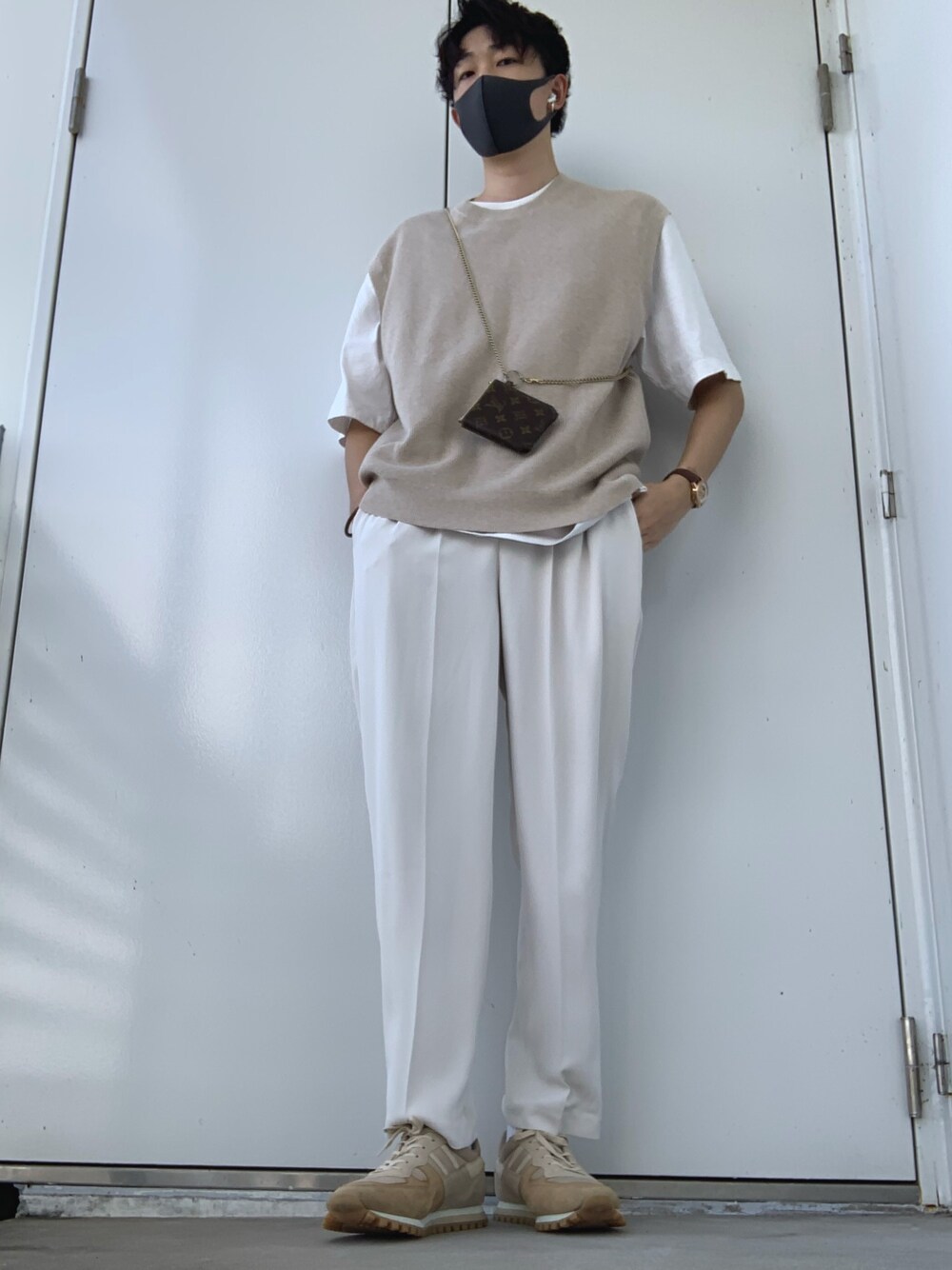 「ワントーンコーデ」｜「UNIQLOのアイテム（パンツ、ホワイト系）」を使った、duoさん（メンズ・181cm）の夏コーディネートの1枚目の写真
