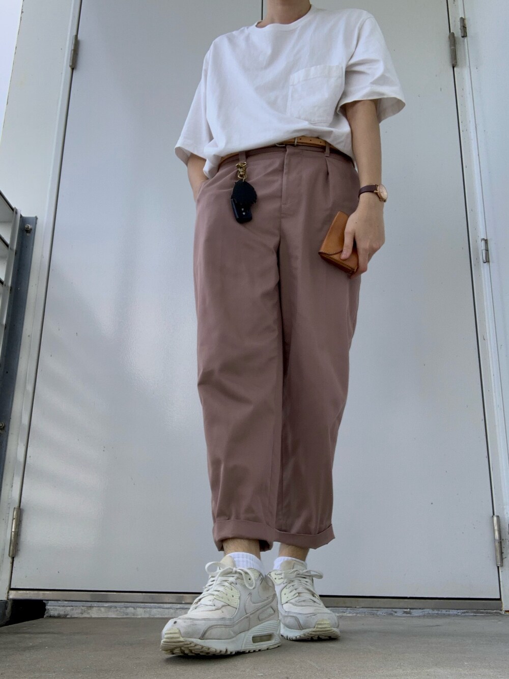 「UNIQLOのアイテム（トップス、ホワイト系）」を使った、duoさん（メンズ・181cm）の夏コーディネートの1枚目の写真