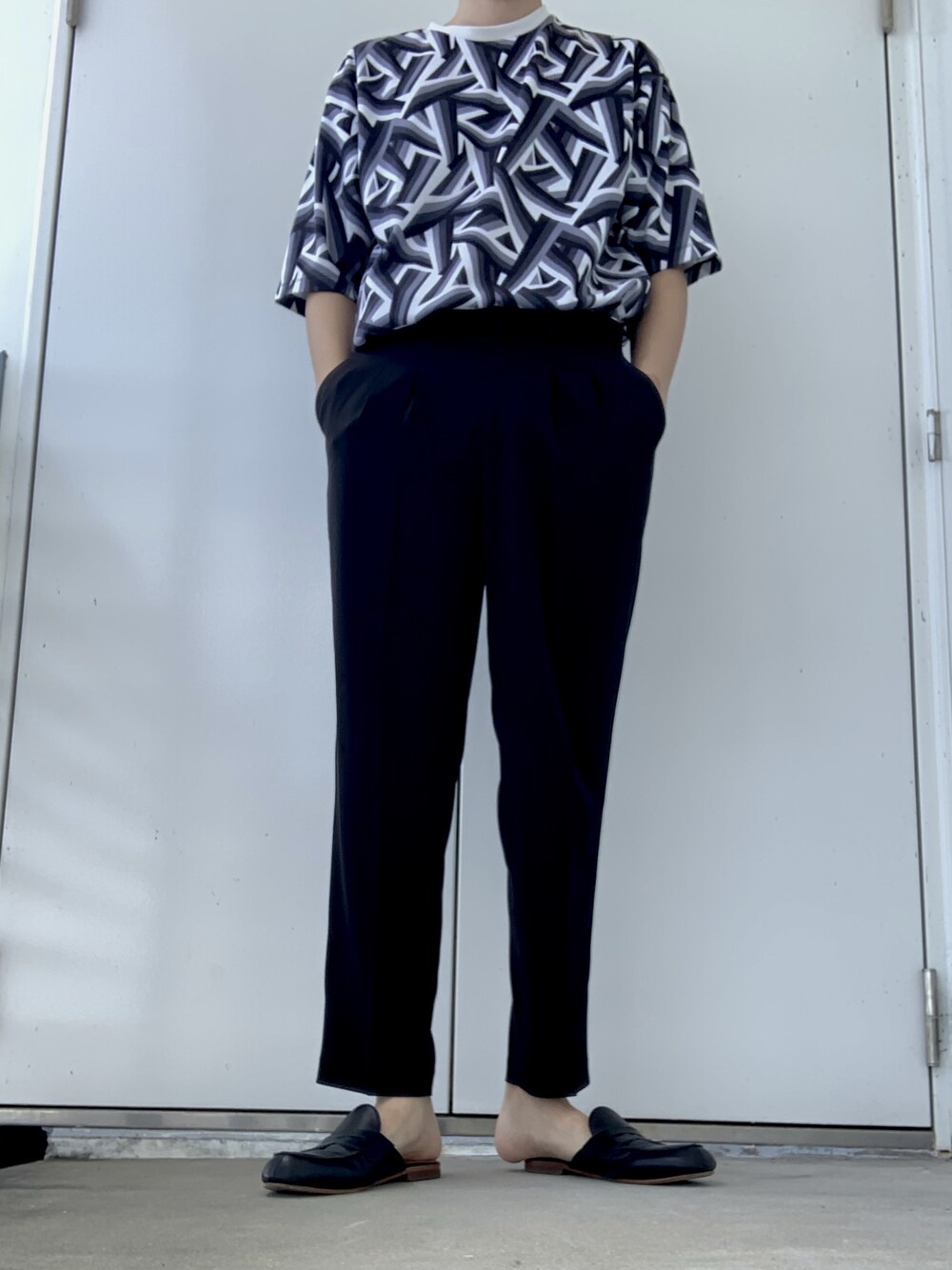 「tk.TAKEO KIKUCHI」｜「UNIQLOのアイテム（パンツ、ブラック系）」を使った、duoさん（メンズ・181cm）の夏コーディネートの1枚目の写真