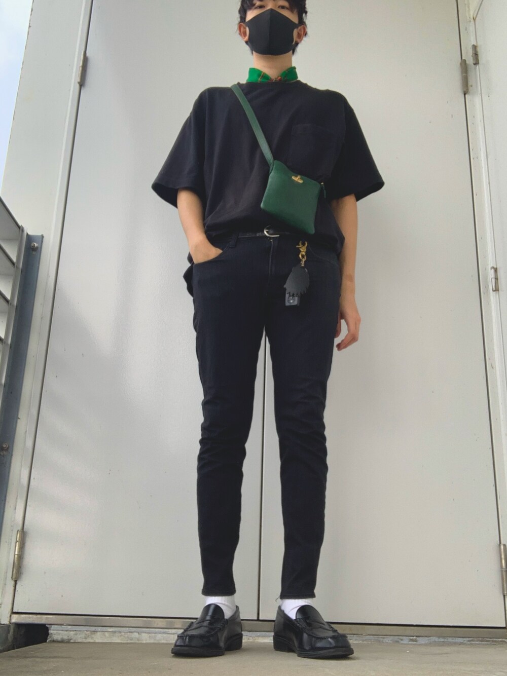 「スカーフ」｜「Hender Schemeのアイテム（バッグ、グリーン系）」を使った、duoさん（メンズ・181cm）の夏コーディネートの1枚目の写真