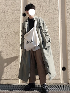 「MHL.」｜「アイテム（トレンチコート）」を使った、NY.Yukiさん（メンズ・168cm）の冬コーディネート