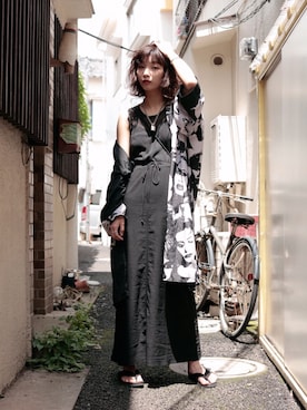 「Yohji Yamamoto（ヨウジヤマモト）のアイテム（アクセサリー）」を使った、浅井なつみさん（レディース・166cm）の夏コーディネート