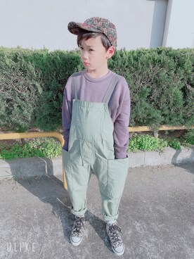「converse」｜「アイテム（サロペット/オーバーオール）」を使った、a26oさん（キッズ・125cm）の春コーディネート