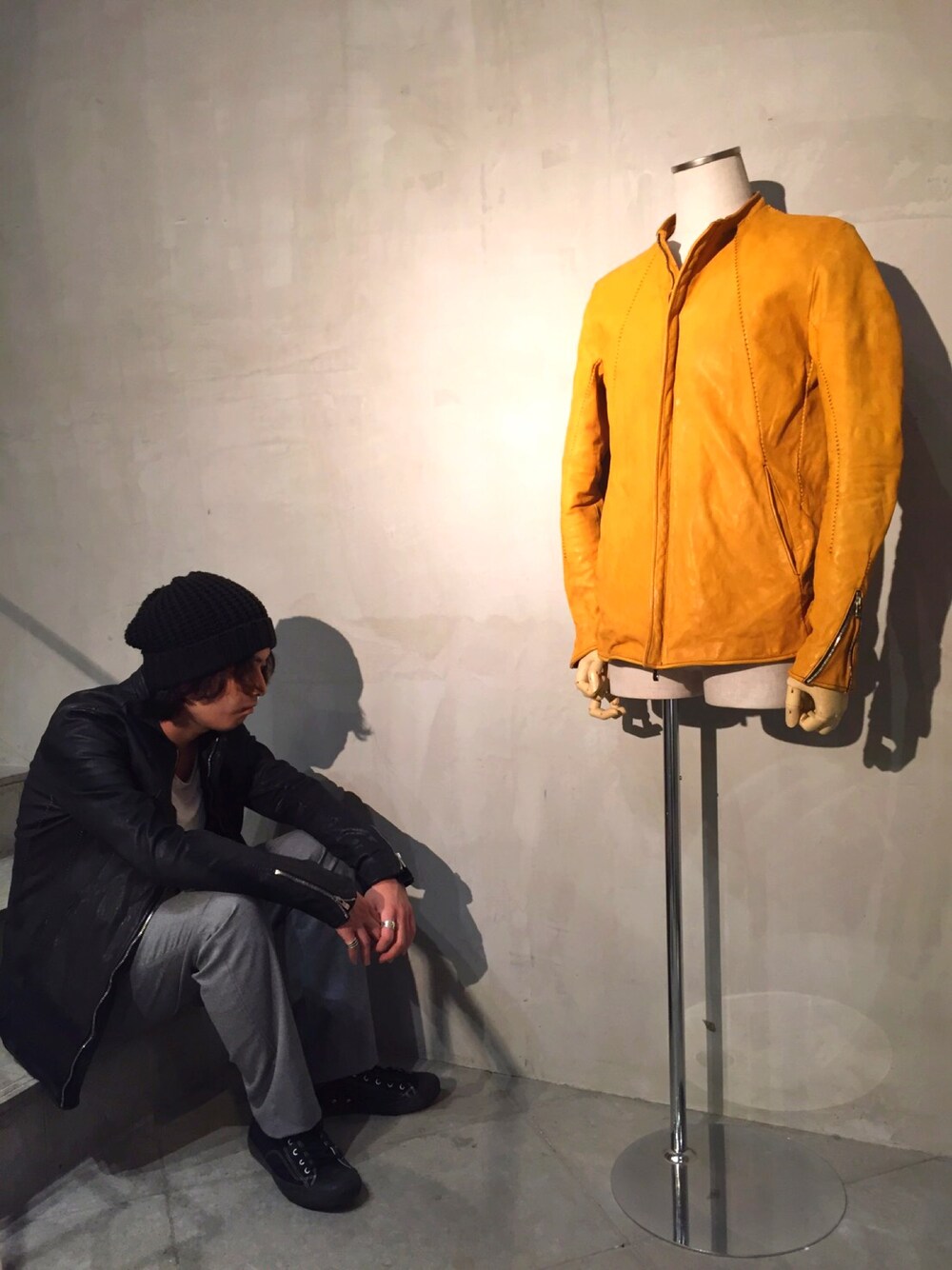 「レザー、レザージャケット、B2nd、色違い、2017AW」｜「incarnationのアイテム（ライダースジャケット、ブラック系）」を使った、mitsuakiさん（メンズ・168cm）の夏コーディネートの1枚目の写真