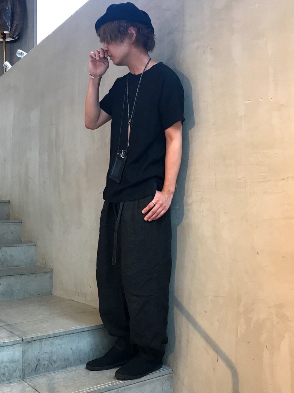 INDIVIDUAL SENTIMENTSのパンツを使った人気ファッション