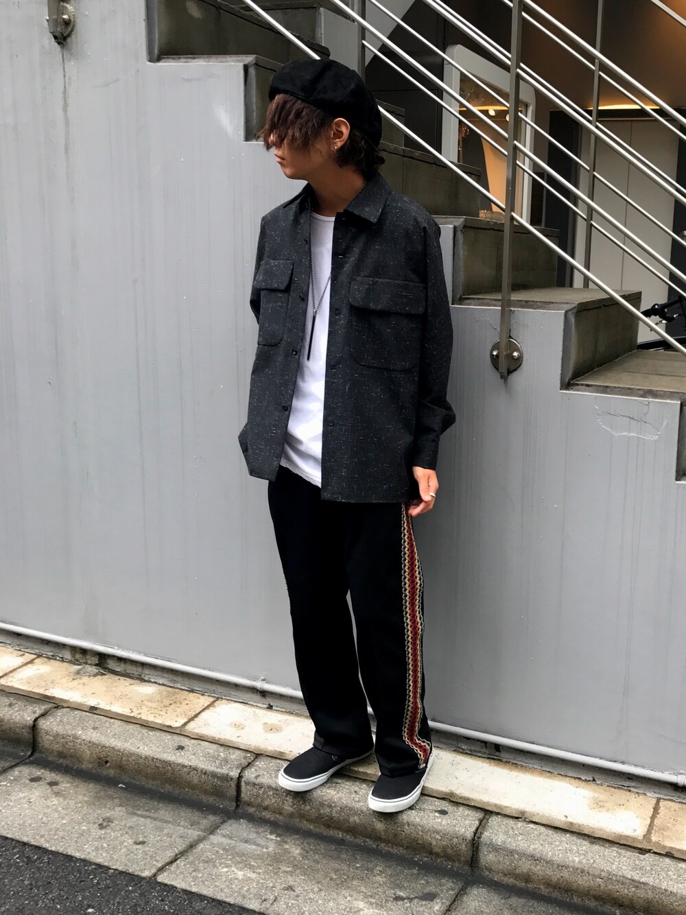 「エトセンス、B2nd、ootd、outfit、ビッグシルエット、トラックパンツ、ラインパンツ、キャスケット」｜「ETHOSENSのアイテム（シャツ/ブラウス、グレー系）」を使った、mitsuakiさん（メンズ・168cm）の秋コーディネートの1枚目の写真