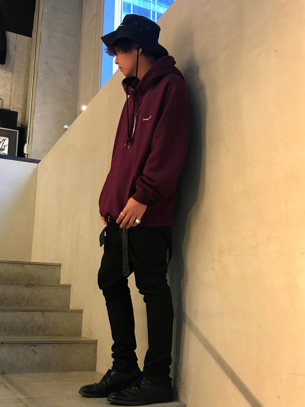 「オシャレパッソ、PASSO、シンプルコーデ、PR、パーカー、ビッグシルエット、B2nd、ootd、outfit、大人カジュアル」｜「lownnのアイテム（パーカー、レッド系）」を使った、mitsuakiさん（メンズ・168cm）の秋コーディネートの1枚目の写真