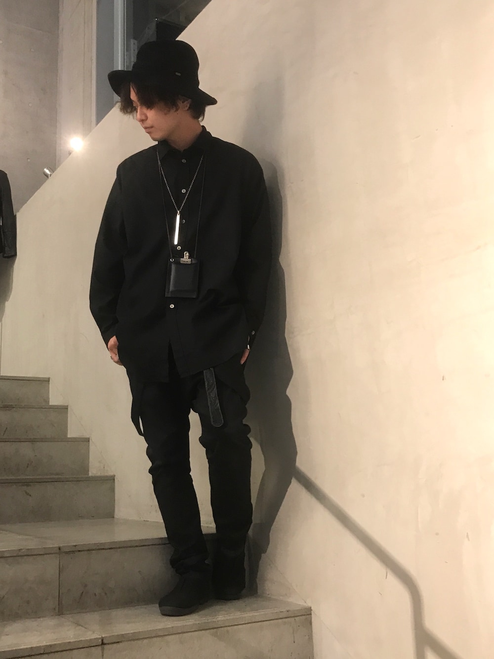「シンプル、今日のコーデ、ブラック、おしゃれさんと繋がりたい、キレイめ、オールブラック、ootd、outfit、B2nd」｜「cathy janeのアイテム（シャツ/ブラウス、ブラック系）」を使った、mitsuakiさん（メンズ・168cm）の秋コーディネートの1枚目の写真
