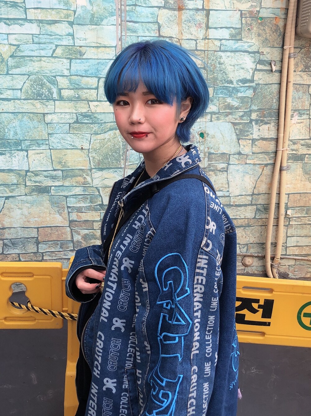 「used、アメカジ、ストリート、オーバーサイズ、韓国ファッション」｜「GALFYのアイテム（ジャケット/アウター、ブルー系）」を使った、오하나さん（レディース・156cm）の冬コーディネートの1枚目の写真