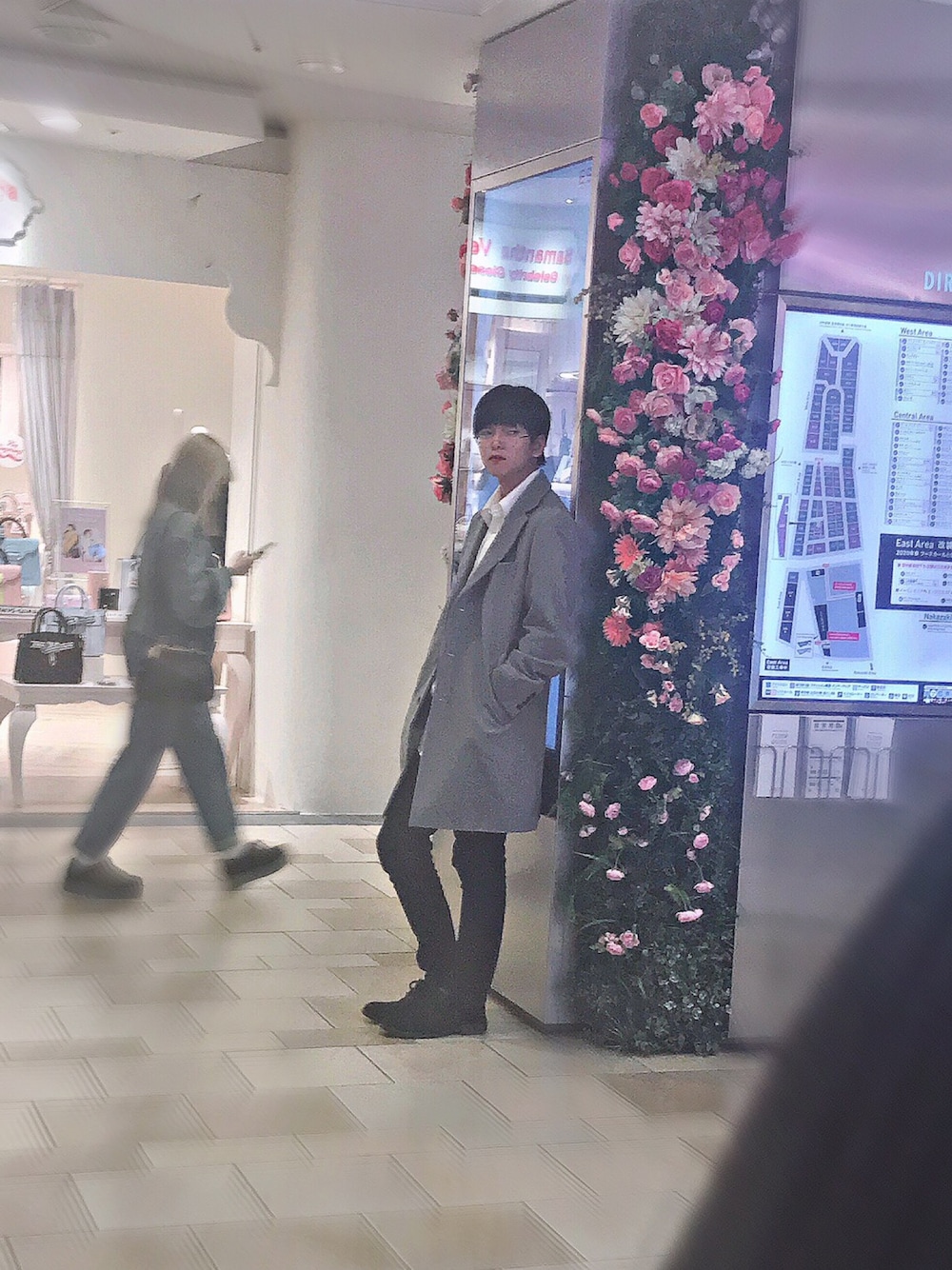 「安物コーデ」｜「GUのアイテム（チェスターコート、グレー系）」を使った、akasa さん（メンズ・174cm）の春コーディネートの1枚目の写真