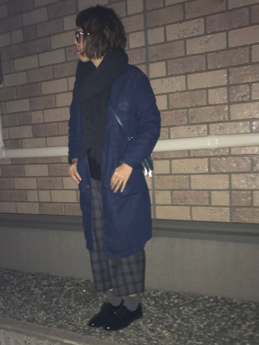 「niko and ...、休日スタイル、KBF、デニム、チェックパンツ、冬」｜「niko and...のデニムショップコート【niko and ...】（その他アウター、ブルー系）」を使った、t.S A Y A* さん（レディース・160cm）の冬コーディネートの1枚目の写真