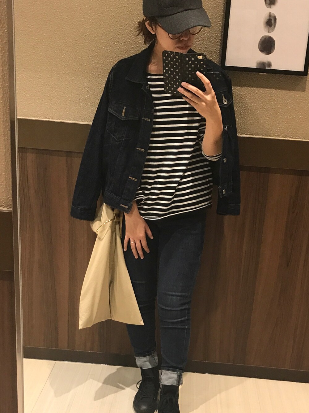 「niko and ...、converse、デニム、Gジャン、めがね」｜「niko and...の綿ボーダーワイドT【niko and ...】（Tシャツ/カットソー、ブラック系）」を使った、t.S A Y A* さん（レディース・160cm）の秋コーディネートの1枚目の写真