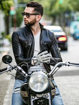 「新作」｜「アイテム（ライダースジャケット）」を使った、Goichi Numanoさん（メンズ・174cm）の夏コーディネート
