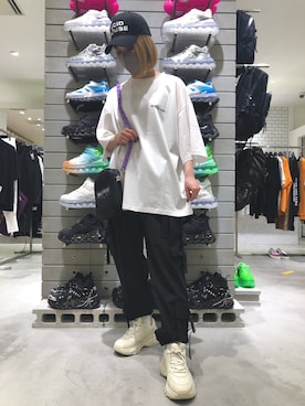 「KaneZ（ケインズ）のアイテム（キャップ）」を使った、EMII SHOJIさん（レディース・156cm）の夏コーディネート