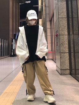 「KaneZ（ケインズ）のアイテム（キャップ）」を使った、EMII SHOJIさん（レディース・156cm）の秋コーディネート