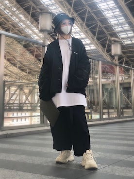 「KENZO（ケンゾー）のアイテム（クラッチバッグ）」を使った、EMII SHOJIさん（レディース・156cm）の秋コーディネート
