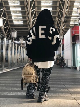 「Guess（ゲス）のアイテム（ブルゾン）」を使った、EMII SHOJIさん（レディース・156cm）の冬コーディネート