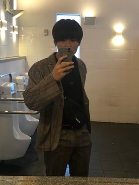 「トイレから失礼しやす」｜「アイテム（セットアップ）」を使った、issyさん（メンズ・175cm）の秋コーディネート