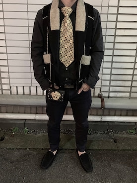 「VERSACE（ヴェルサーチ）のアイテム（フォーマルスーツ/小物）」を使った、Kさん（メンズ・165cm）の冬コーディネート