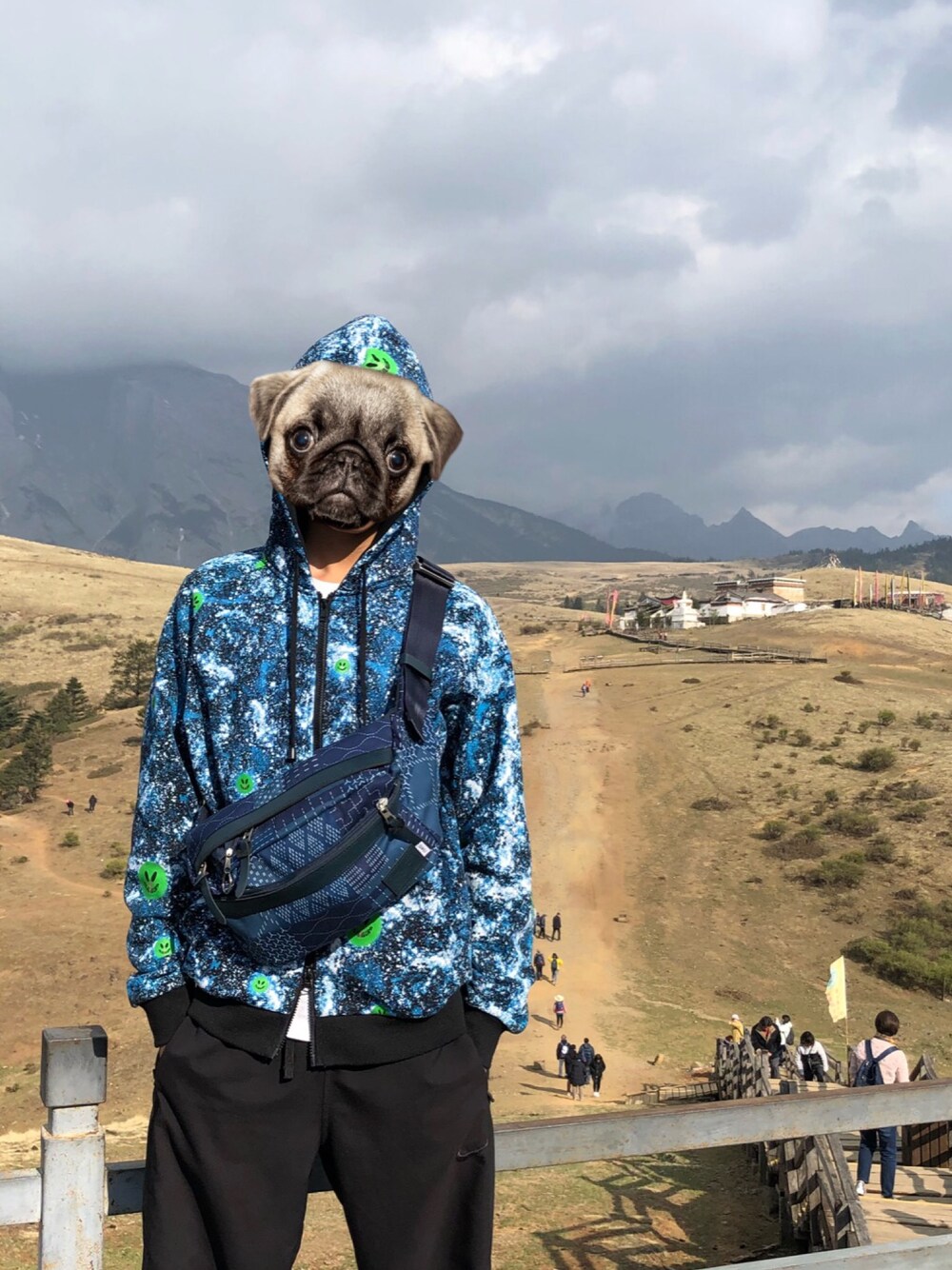 「FDMTLのアイテム（バッグ、ブルー系）」を使った、HOさん（メンズ・171cm）の春コーディネートの1枚目の写真