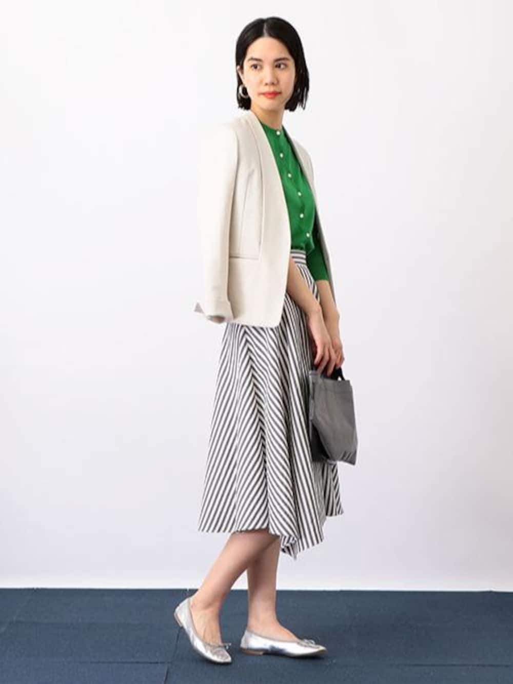 「通勤、カジュアル、キレイめ、casual、office、着まわし、Oggi Styling、トレンドアウタースタイル」｜「green label relaxingの[洗濯可能/ミラノリブ]◆D セットアップ ショールラペル ジャケット（テーラードジャケット、ベージュ系）」を使った、プレスアシスタント高梨さん（レディース・174cm）の春コーディネートの1枚目の写真