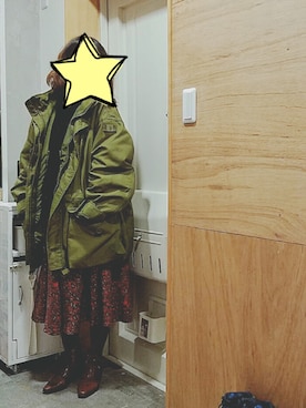 「古着のアイテム（ミリタリージャケット、グリーン系）」を使った、ひーさん（レディース）の冬コーディネート